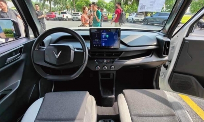 Sao VinFast VF 3 mới up phần mềm mà cứ tắt máy là sai giờ?