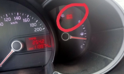 Đồng hồ xe morning báo lỗi phanh tay là vấn đề gì?