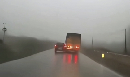 Kinh nghiệm lái xe: Ford Ranger suýt