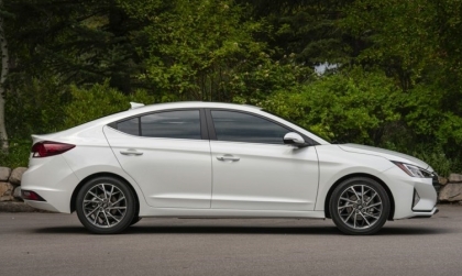 Xin các bác tư vấn xe Elantra 2020 nên thay cao su chân máy chưa?