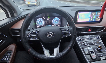 Các bác đi hyundai santa fe có bị rung vô lăng khi lên 100 km/h không?