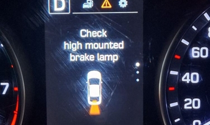 Lỗi hiện trên đồng hồ xe Elantra này là gì?