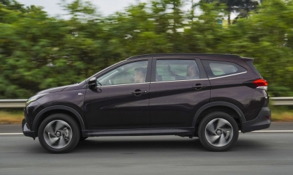 Các bác giúp em bắt bệnh xe Toyota Rush đi bồng bềnh với!