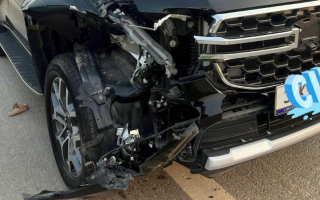 Ảnh TNGT: Ford Everest vỡ nát đầu vì đâu phải “Lamborghini”