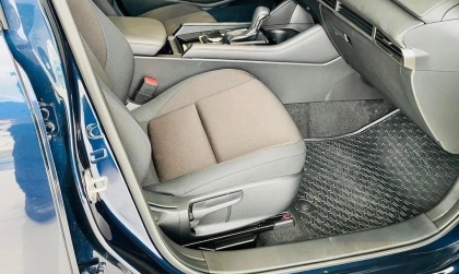 Tiếng vè vè ở cửa phụ xe Mazda 3 do đâu nhỉ?