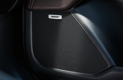 Loa Bose xe CX-5 không đều lúc xe di chuyển là bị sao?