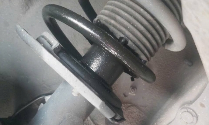 Suzuki XL7 bị chảy dầu thế này là sao?