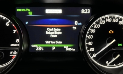 Sao xe Toyota Camry báo lỗi tùm lum và không đề được?