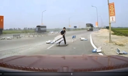 Ý thức Giao thông: 