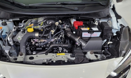 Sau khi thay bình thì xe Nissan Almera báo lỗi cá vàng thì phải làm thế nào?