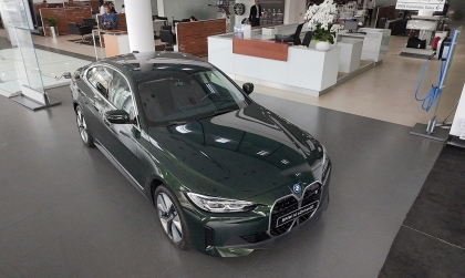 BMW i4 - mẫu sedan chạy điện của BMW tại Việt Nam có gì đáng chú ý?