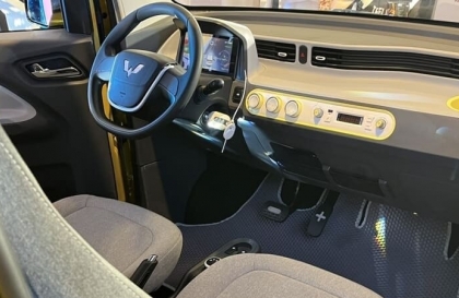 Tẩu sạc điện của Wuling Mini EV ở đâu thế các bác?