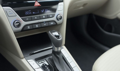 Điều hòa xe Hyundai Elantra hơi yếu thì phải xử lý sao?