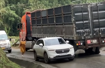 Clip: Phụ nữ là để yêu thương...