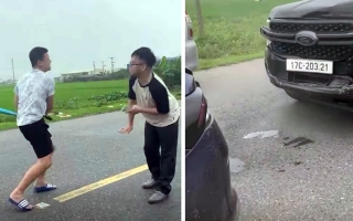 Clip TNGT: Va chạm giao thông, tài xế bán tải Ford Ranger vác gậy đánh bóng chày hành hung tài xế VinFast Lux A