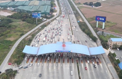 Hành trình xuyên Việt từ Bắc vào Nam hết bao nhiêu phí đường bộ?