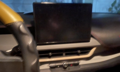 Xin các khắc phục lỗi màn hình xe VF 3 bị đen thui