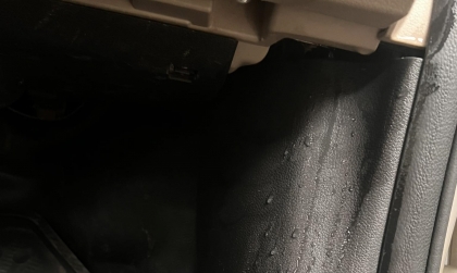 Hyundai Elantra bị rỉ nước ở cánh cửa do đâu?