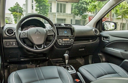 Xe Attrage có tiếng lọc cọc bên ghế phụ do đâu?