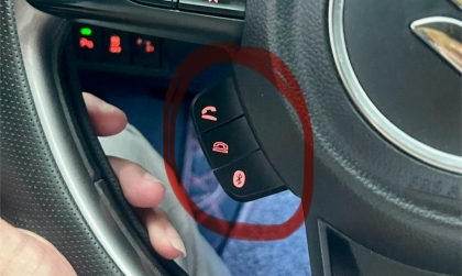 Xin các cao nhân chỉ giáo nút nghe gọi trên Suzuki XL7