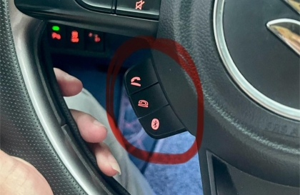 Xin các cao nhân chỉ giáo nút nghe gọi trên Suzuki XL7