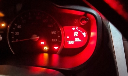 Các bác chỉ giáo giúp xe Suzuki Celerio bị kẹt số