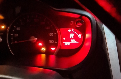 Các bác chỉ giáo giúp xe Suzuki Celerio bị kẹt số