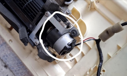 Dàn lạnh xe Xpander kêu to thì phải xử lý thế nào?