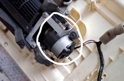 Dàn lạnh xe Xpander kêu to thì phải xử lý thế nào?