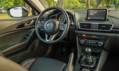 Xử lý tiếng ồn của Mazda3 thế nào vậy các bác?