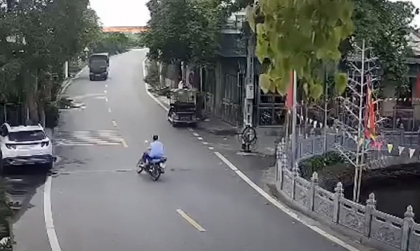 Clip TNGT: Nhìn anh vào vỉa đây, anh chỉ làm một lần thôi nhé...