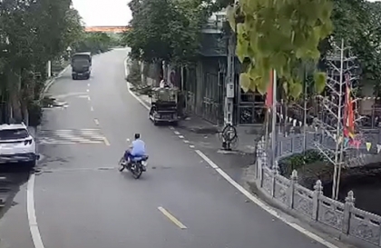 Clip TNGT: Nhìn anh vào vỉa đây, anh chỉ làm một lần thôi nhé...
