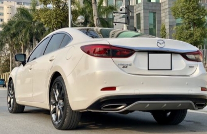 Xin tư vấn cốp sau xe Mazda6 với ạ!