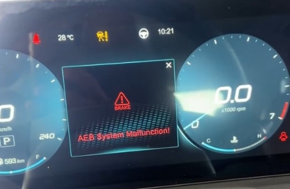 Beijing X7 báo lỗi thế này là thế nào các bác ơi?
