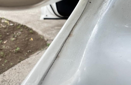 Các bác cho ý kiến về phần sơn bị nứt tách trên Honda City