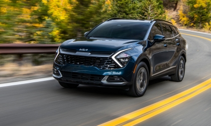 Sao xe Kia Sportage bị tăng vòng tua đột biến thế các bác?