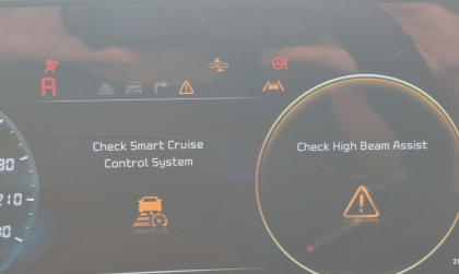 Đồng hồ xe Kia Sportage bị lỗi như này là sao nhỉ?