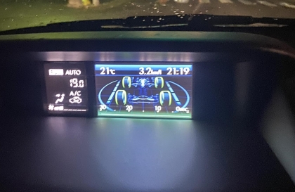 Ai rành xe Subaru Impreza giải thích giúp em vấn đề với