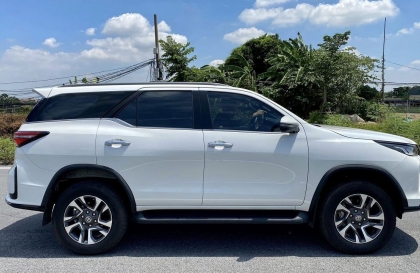 Sao xe Fortuner có tiếng kêu khi lock cửa thế anh em?