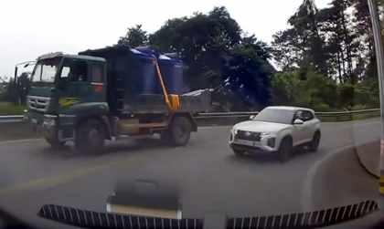 Clip TNGT: Bác tài Hyundai Creta leo đèo Tam Đảo hôm rồi thì về tạ ơn các cụ nhé