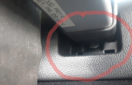 Xin anh em tư vấn xe Subaru Outback bị lỗi nút này