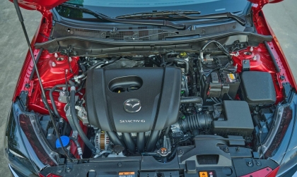 Mazda2 đề máy kêu to có thể khắc phục không các bác?