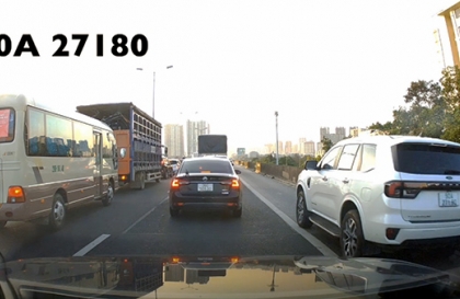 Clip: Vượt xe trên làn khẩn cấp ở đường vành đai 3 trên cao ở Hà Nội (P.3)