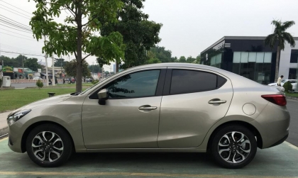 Xin tư vấn xe Mazda 2 bị chảy dầu