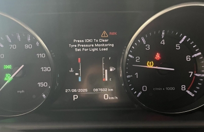 Range Rover báo lỗi áp suất lốp thế này là sao?