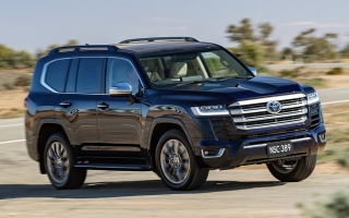 Toyota Land Cruiser 300 Hybrid sẽ sớm có mặt tại Úc và UAE