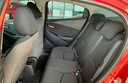 Hàng ghế sau của Mazda2 kêu khi người lên xuống là lỗi gì?