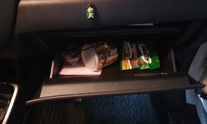 Sao hộc đồ của Outlander không sáng đèn thế?