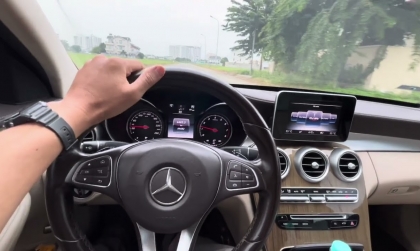 Mercedes C200 bị lỗi rung vô lăng thế này là vấn đề gì ạ?