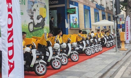 Honda Việt Nam giao lô xe máy điện Benly e: thứ ba cho Bưu điện Việt Nam